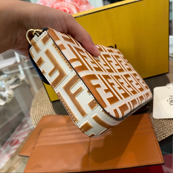 NEW FENDI CHAIN WALLET WITH POUCHES CROSSBODY BAG - Picture 8 of 11